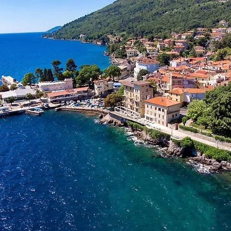 Casa vacanze Gorgeous In With House Sea View