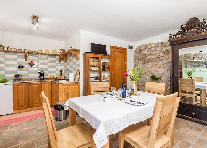 1 Bedroom Amazing In Prázdninový dům